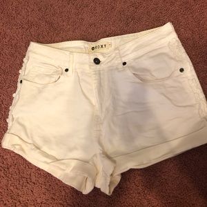 ROXY SIZE 7 WHITE SHORTS!